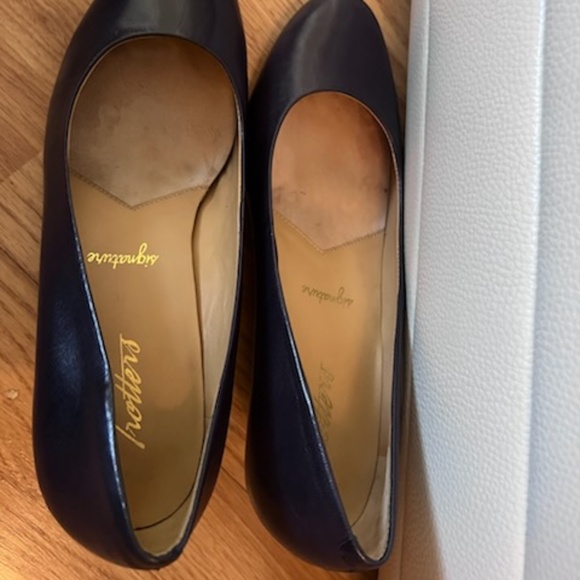 Trotters Round Toe Black Pumps Signature 8.5W - Picture 2 of 8